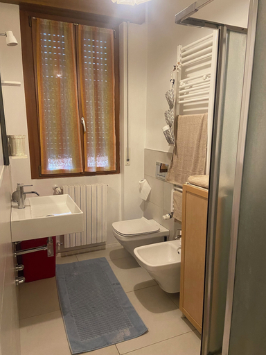 Bathroom 4, Onlyroomsrho, Milano