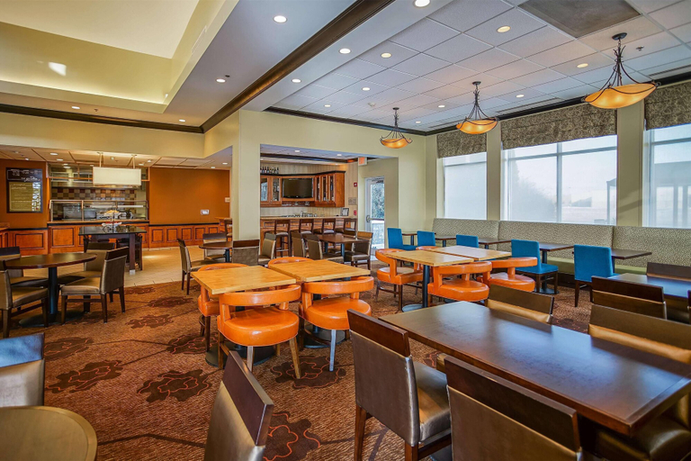 Food & Drinks 5, Wyndham Garden Kankakee, Kankakee
