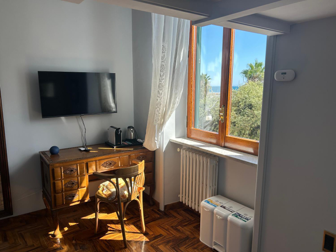 Facilities 5, See The Sea B&B, Salerno
