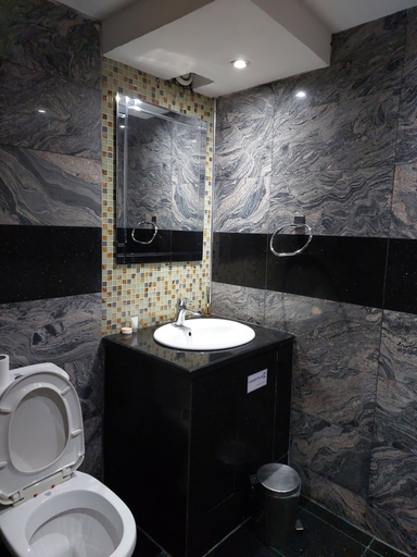 Bathroom, Golden Tulip Hotel PH-GTPH, Obio/Akp