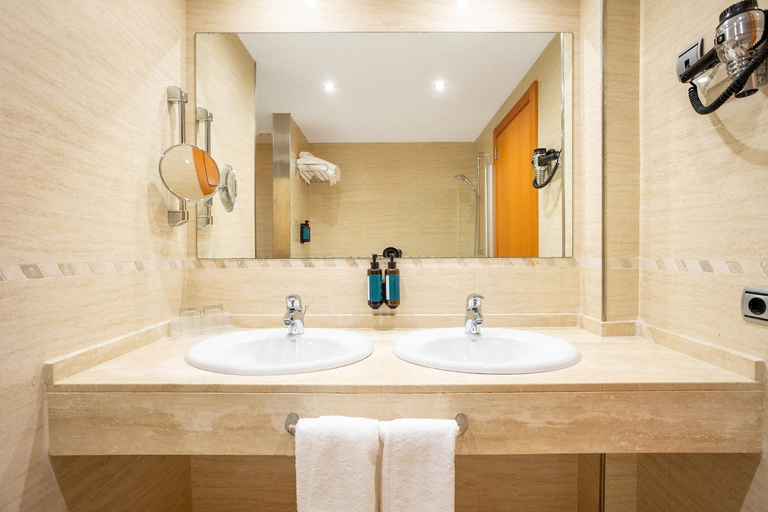 Bathroom 5, Hotel Silken Atlantida, Santa Cruz de Tenerife