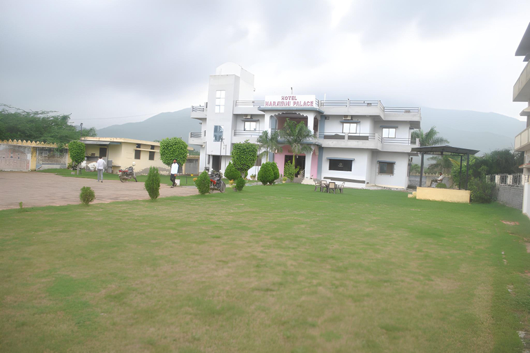 Exterior & Views, Hotel Narayani Palace, Sirohi