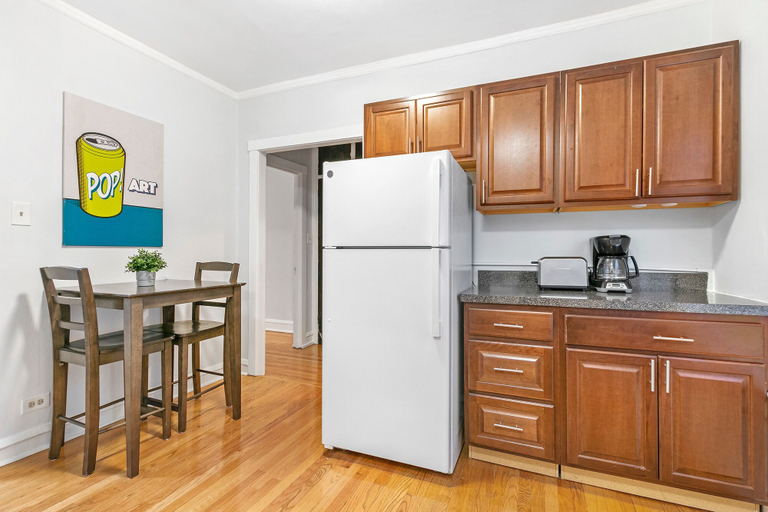 Dining room 2, Cozy Getaway 1BR Apt - Mfield E2, Cook