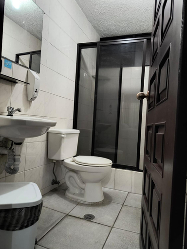 Bathroom 5, Hostal Maria - Otavalo, Otavalo