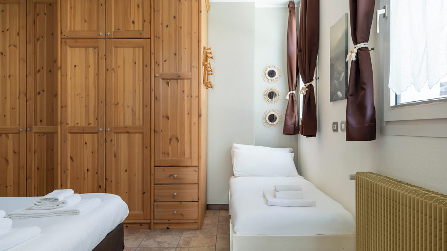 Interior 4, Fiorini 4, Sondrio