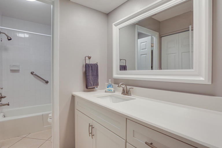 Bathroom, Lanai + Community Pool Access: Sarasota Oasis!, Sarasota