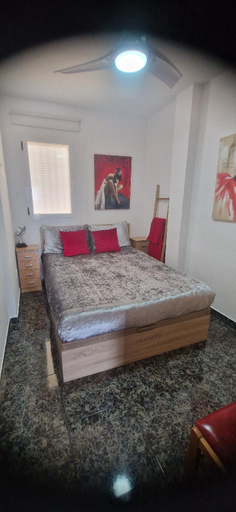 Bedroom 2, SunRise Den, a pie de playa, vista al mar y piscina, Murcia