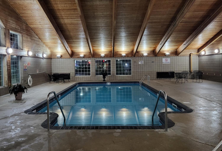 Sport & Beauty 5, AmericInn by Wyndham McAlester, Pittsburg