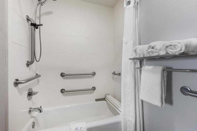 Bathroom 4, Best Western Limestone Inn & Suites, Limestone