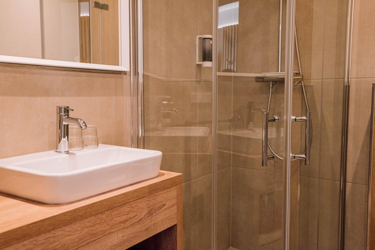 Bathroom 4, Schmidtburger Hof, Bad Kreuznach