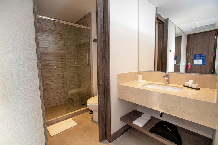Bathroom 5, Hampton By Hilton Cusco, Cusco