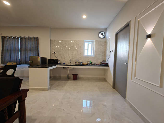 Living area 2, Hotel Mauris & Restaurant By Wishotel, Indore