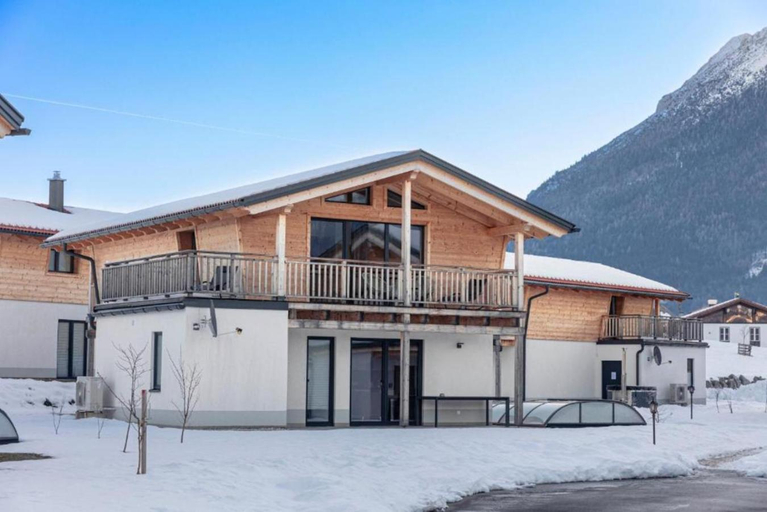 Exterior view 3, Chalet Max View mit Pool und Sauna, Traunstein