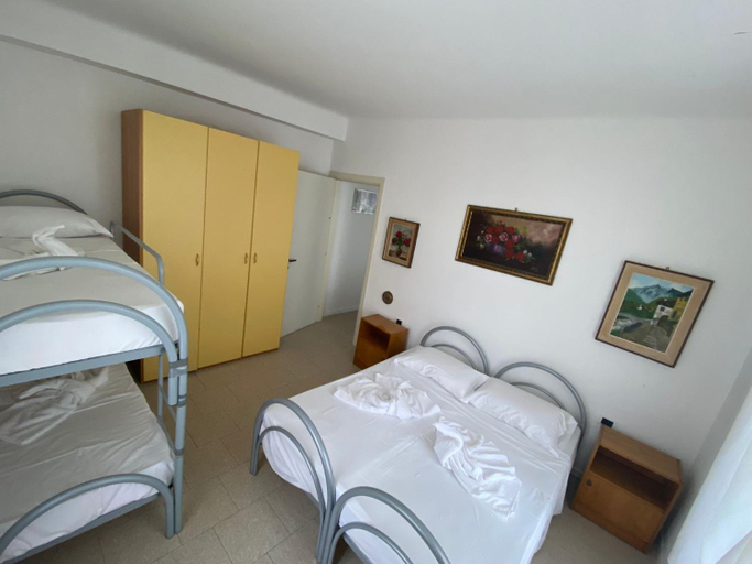 Bedroom 4, Hotel Vittoria - APPARTAMENTI, Varese