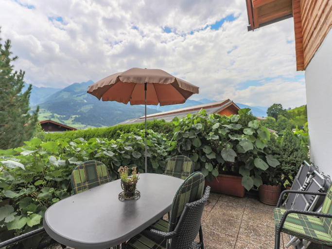 Others 3, Chalet in Piesendorf near Ski Slopes, Zell am See