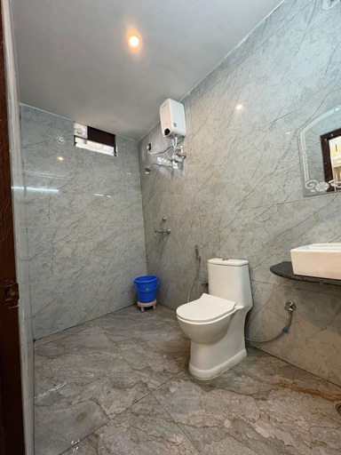 Bathroom 4, AKS Grand Hotel in Varanasi, Varanasi