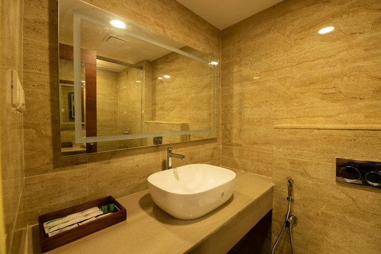 Bathroom 4, Hotel High Point, Tiruchirappalli
