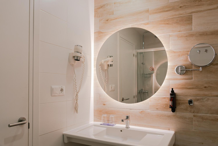 Bathroom 4, Port Fiesta Park, Alicante