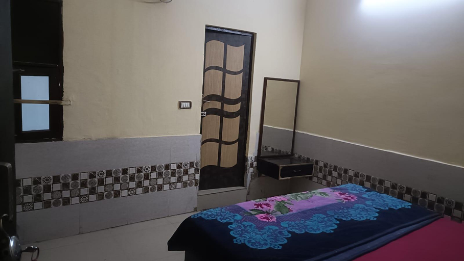 Bathroom 2, Tulsi Residency Vrindavan, Mathura