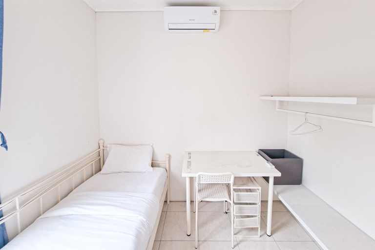 Interior 3, Modern 4Br Apartment At Guest House Vanya Park, Tangerang Selatan
