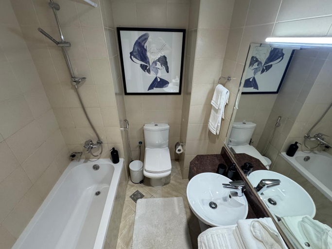 Bathroom 3, Big studio, Dubai SportCity, parking included, Dubai