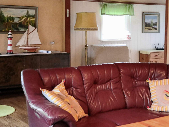 Others 5, 4 Star Holiday Home in Mellbystrand, Laholm