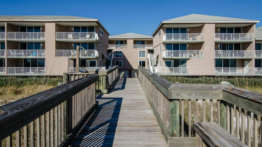 Exterior & Views 1, Starboard Village 423, Escambia