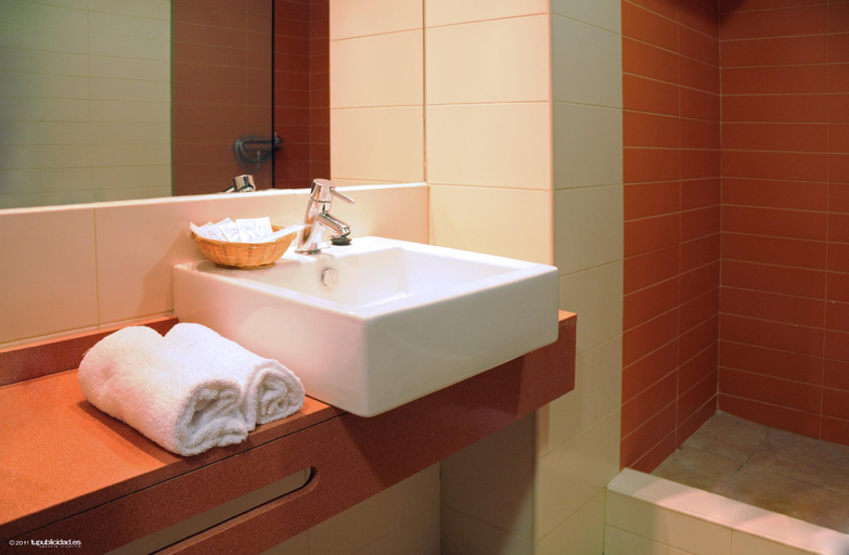 Bathroom 3, Hotel Flamero, Huelva