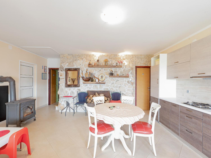 Others 2, Holiday Home Mandre near Stunning Beaches, Pag