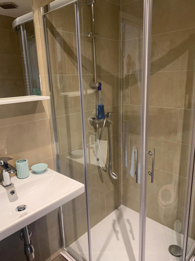 Bathroom 2, House Wisteria, Miren-Kostanjevica