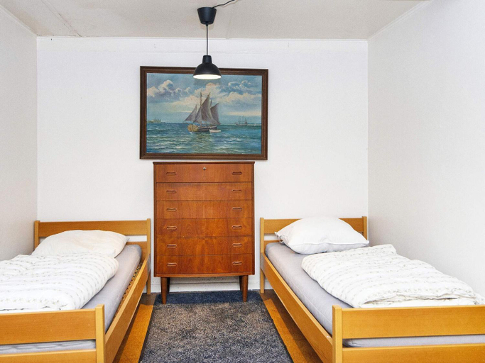 Bedroom 2, Lakeside Holiday Home with Forest, Skanderborg