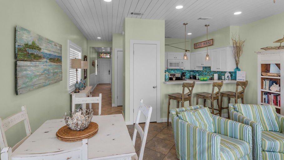 Others 5, Palms at Seagrove, Walton