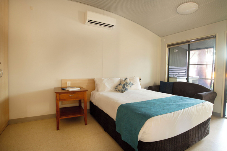 Room 5, Tropical Hibiscus Caravan Park, Cardwell