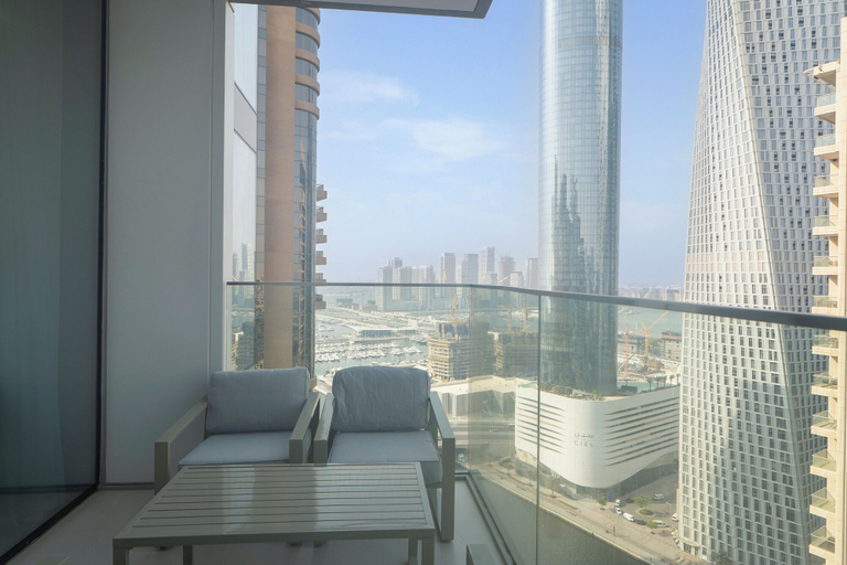 Balcony 2, Luxury 1BR LIV Marina Modern Marina View, Dubai