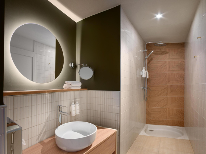 Bathroom 5, Radisson Hotel Clermont-Ferrand, Puy-de-Dôme