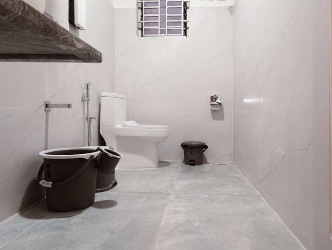 Bathroom 2, Lagoon Stays Gokarna, Uttara Kannada