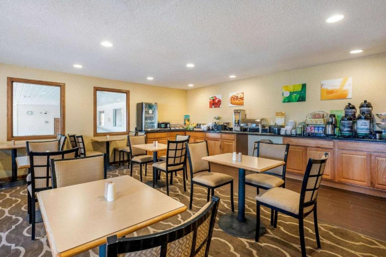 Food & Drinks, Quality Inn Pueblo North, Pueblo