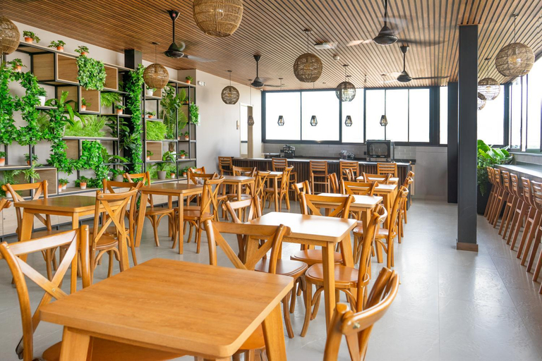 Food & Drinks 5, Moa Select, Medellín