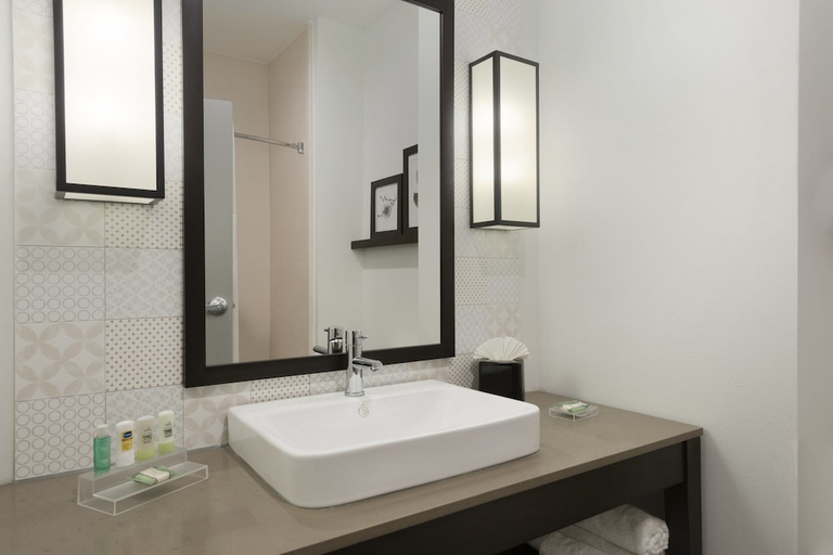 Bathroom 5, Country Inn & Suites by Radisson, Enid, OK, Garfield