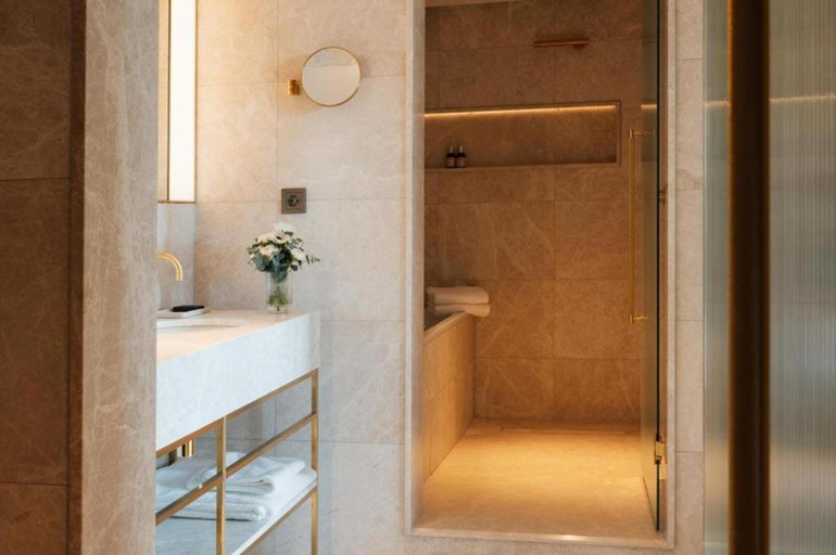 Bathroom, Radisson Blu Palais Vienna, Wien