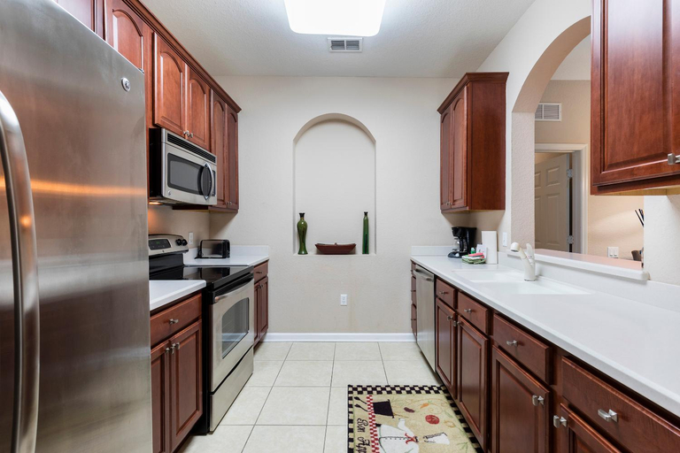 Others 4, Spacious 2BR 2BA with Balcony 5 Mins to Convention Center & Epic Universe, Orange