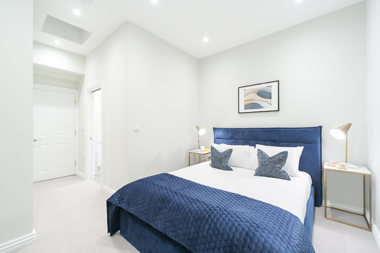 Bedroom 2, Urban Chic - Acre, London