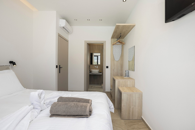 Room 4, Celeste Bali Suites, Crete