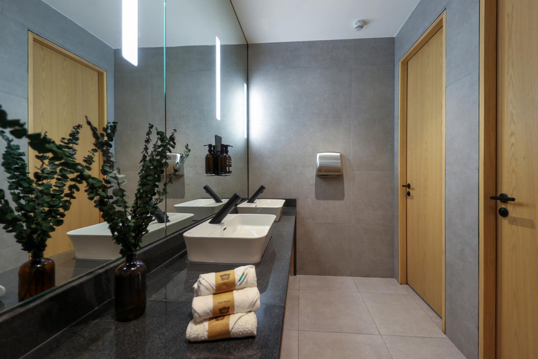 Bathroom 3, Sleepover Doha North Node, Gate C30, Doha