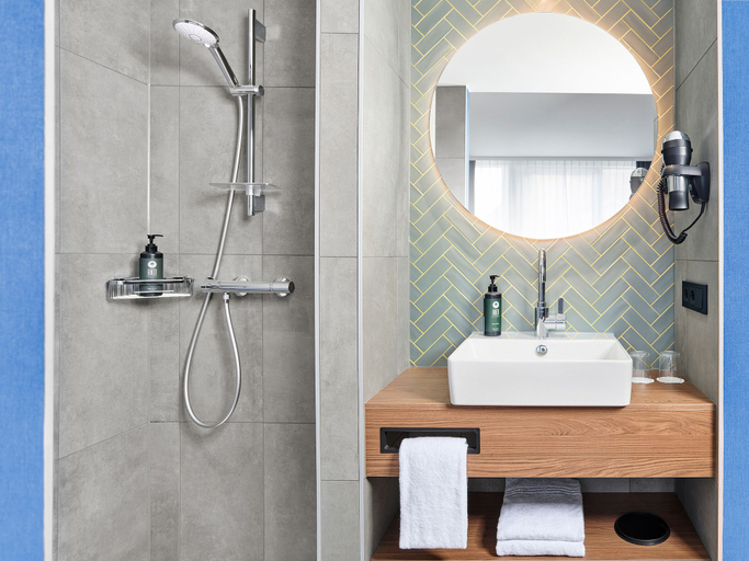 Bathroom 5, H2 Hotel Erfurt, Erfurt