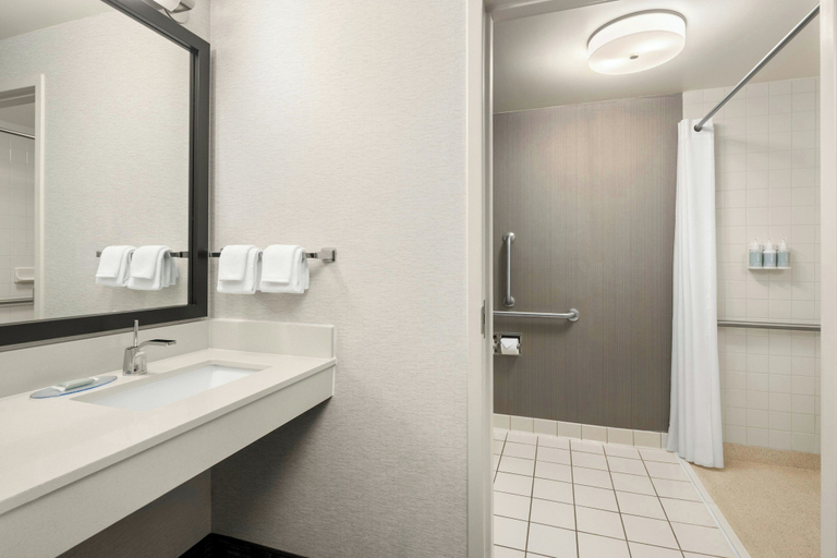 Bathroom 5, Courtyard by Marriott Bloomington by Mall of America, Hennepin