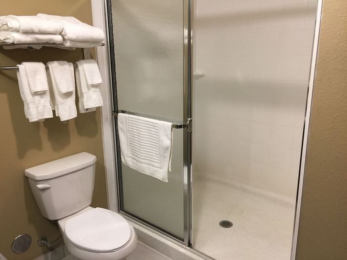 Bathroom 5, Comfort Suites Uniontown, Fayette