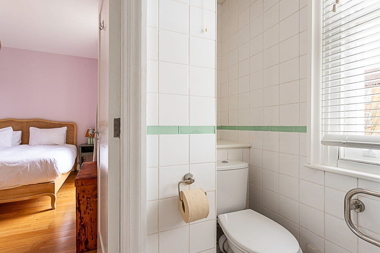 Bathroom 3, Chic Gunter Grove Flat - London Retreat, London