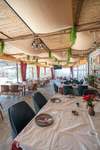 Food & Drinks 4, Keshtjella Xhabeqos, Tirana