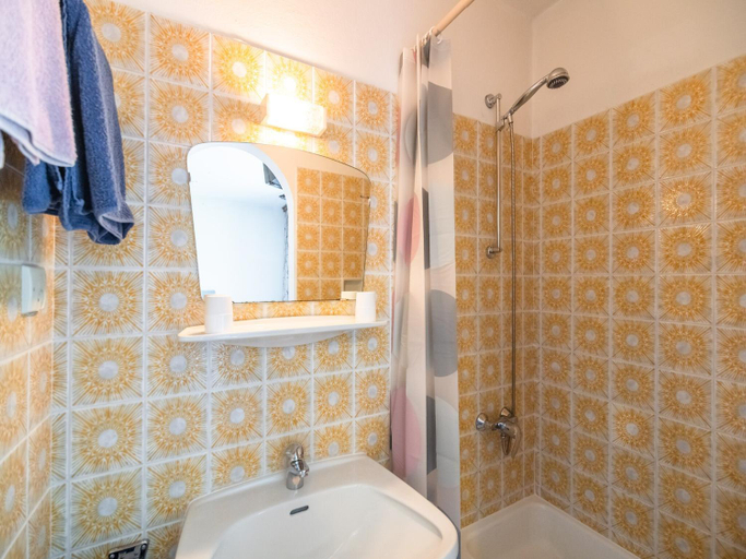 Bathroom 3, Apartment in Maishofen near Ski Slopes, Zell am See